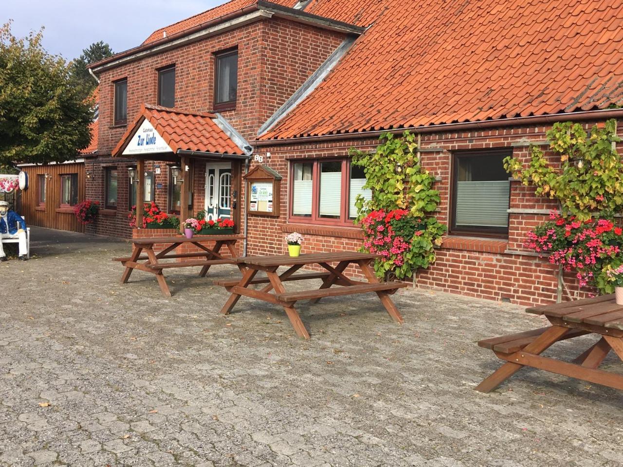 Gaestehaus Zur Linde Otterndorf Exterior photo